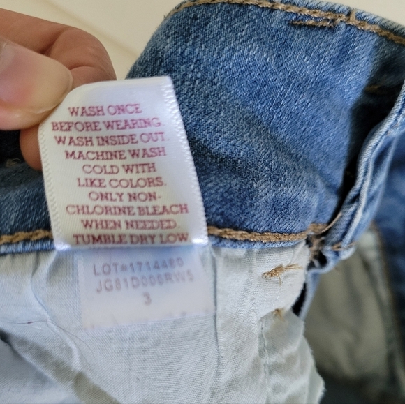 SO Light Blue Wash Midi Distressed Cuffed Jean Shorts - Picture 8 of 9